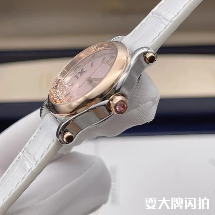 Chopard萧邦 快乐钻系列粉色玫瑰金腕表 Chopard萧邦快乐钻系列粉色玫瑰金腕表，稀有超气质的粉色贝母面，背透机芯自动机械高级奢华，上手绝美，原价66000，这枚超值带走  表径30